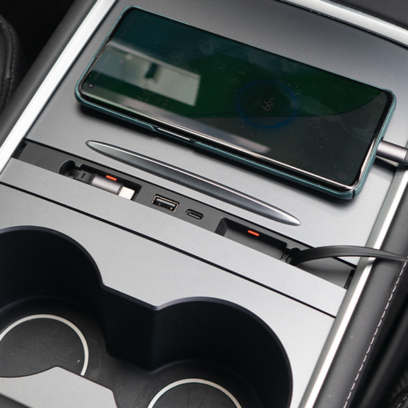 Center Console Docking Charger with Retractable Cables