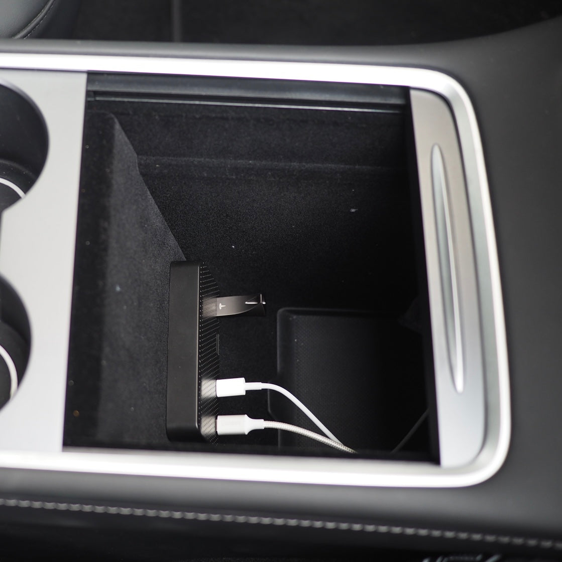 USB Hub Center Console